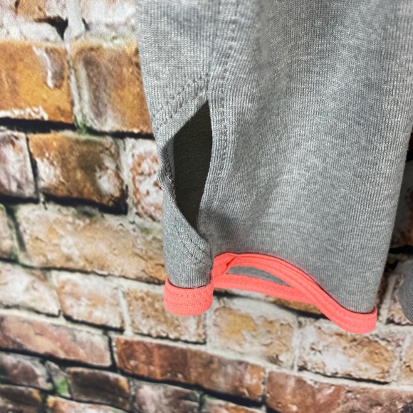 The North Face Hooded Sweatshirt - Picture 5 of 7